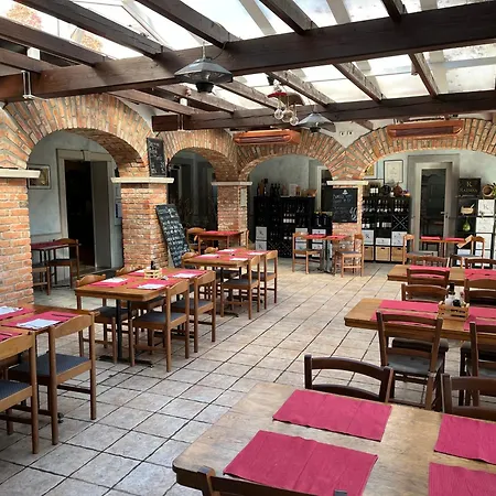 Guest house Razman Wine Gracisce