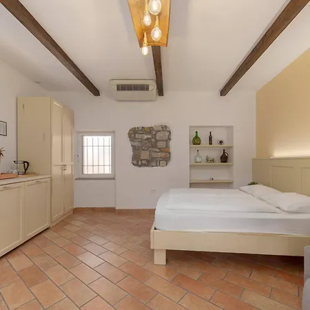 Razman Wine 3* Gracisce